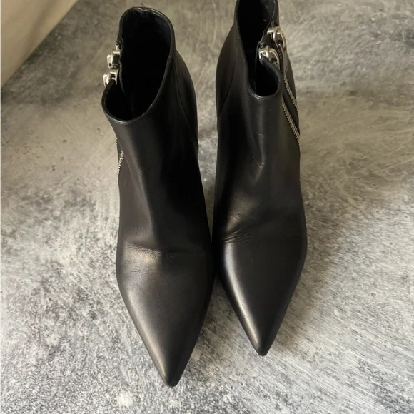 Saint Laurent Black Leather Ankle Boots with Zipper - Picture 3 of 7